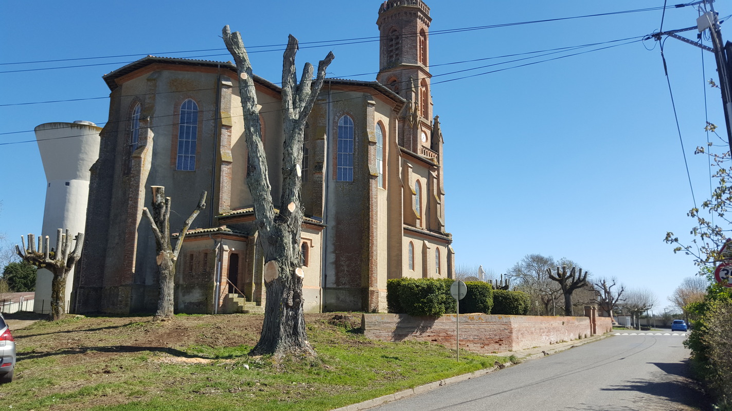 après sur le côté sacristie
