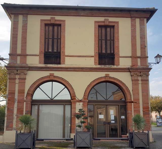 Maison des associations / bibliothèque